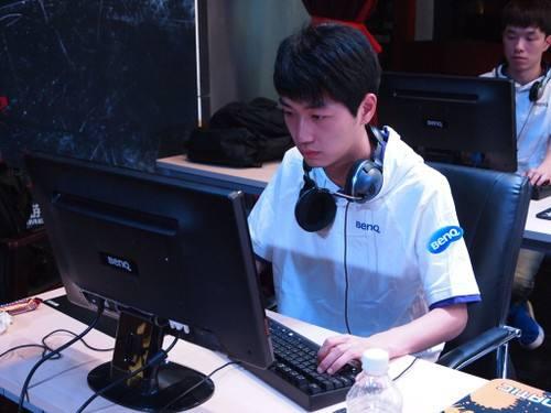 LOL选手奖金榜大揭秘：Faker稳居榜首阿水排第三！