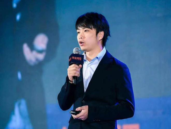中国电竞人物排行榜uzi不在前五名第一名世界冠军拿到手软(图6)