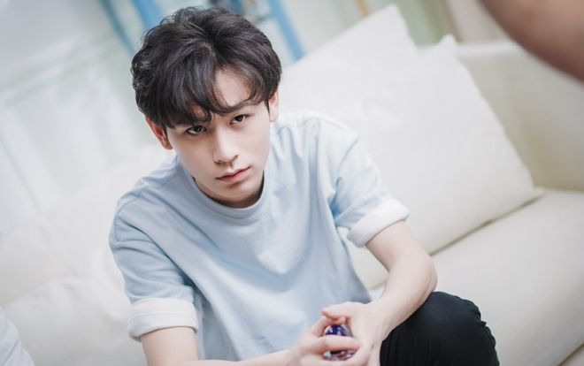 电竞男主的脸有了KPL选手无畏颜值出圈这不进军娱乐圈？(图4)