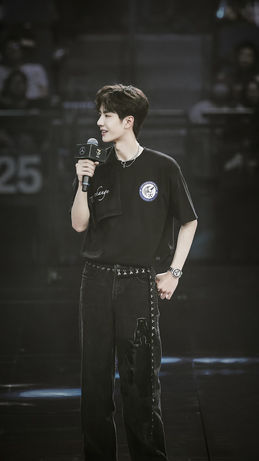 女主播自曝彩礼高达90万蓝战非听后一脸惊愕向所有江西男人致敬