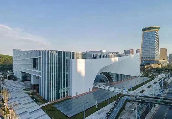 中海时光境旁边就是光明高铁站以及楼下有6-13号线两条地铁线(图9)