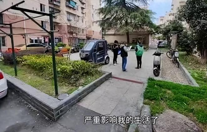 沭阳4姐弟一夜爆火后门口出现很多陌生人大衣哥的话有人信了