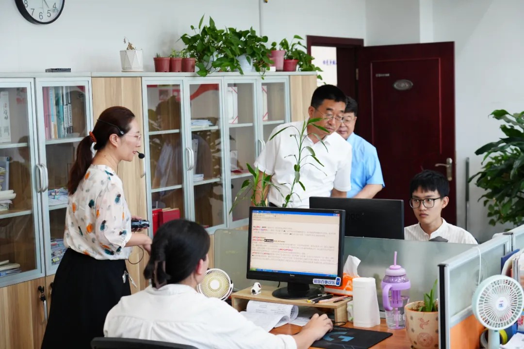 山东省委宣传部刘洪河巡视员一行莅临世纪金榜指导工作(图3)