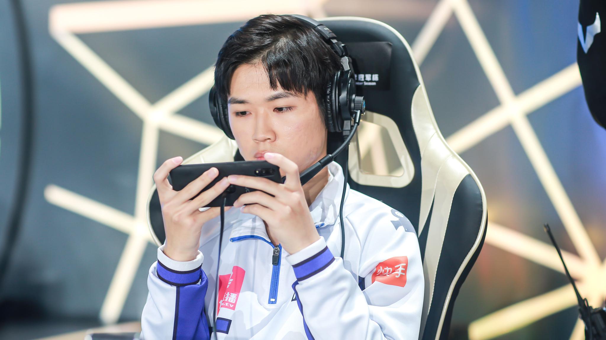 我们为什么说PEL不只是一场联赛？丨对话和平精英电竞生态负责人刘胤汐