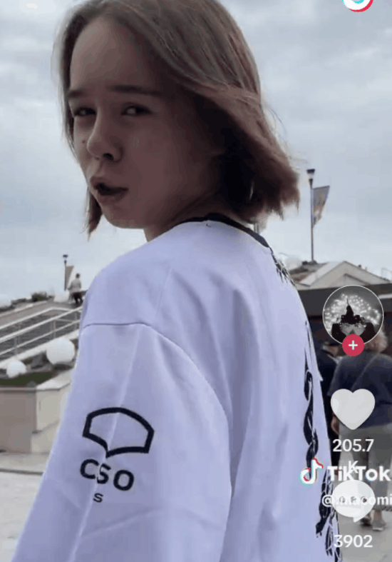 国外女版donk走红社交网络 蓉r和她你觉得谁更像？(图4)