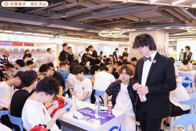 巴黎春天·悦汇天山上演电竞新体验(图6)