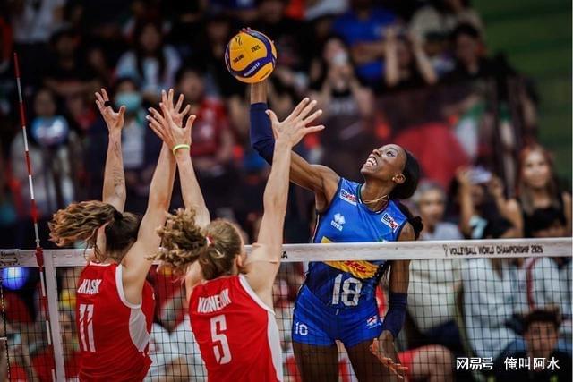 女排世锦赛：意大利队横扫波兰队晋级四强豪取34连胜成夺冠热门(图2)