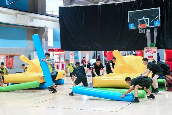 军民同场竞技！杨浦这场运动会有趣又温暖(图2)