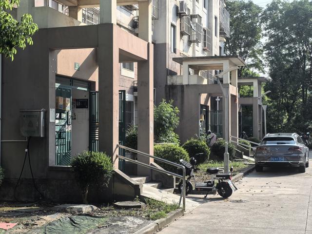 浦东多个小区门禁同时瘫痪又是政府早年统一改造实事工程该如何“善后”(图6)