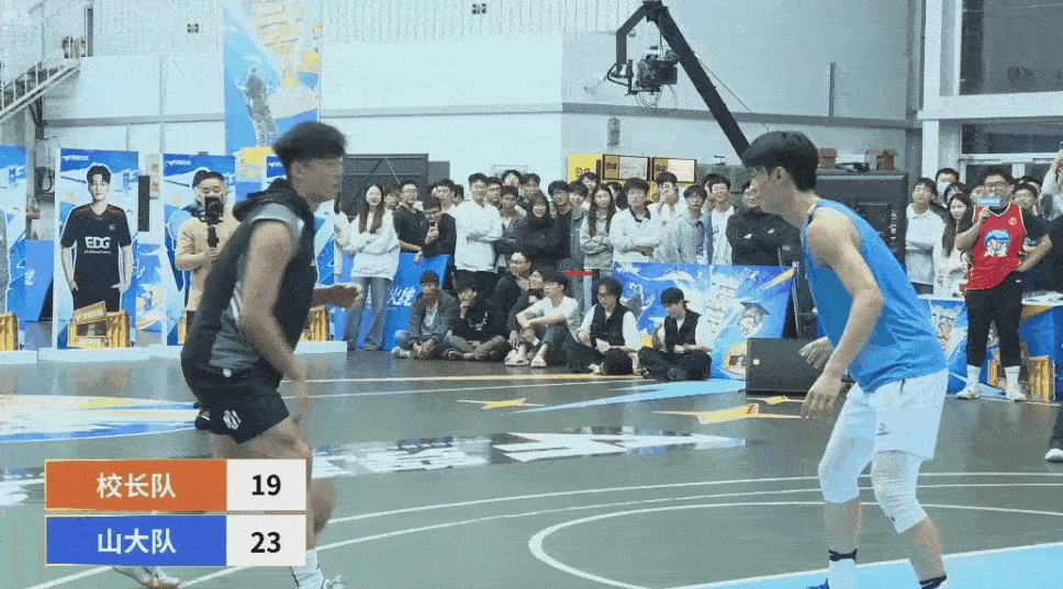 这对吗？“CF校长”们实际上是一群大学生？(图8)