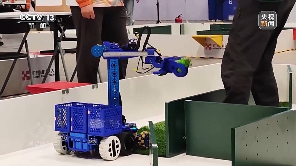 焦点访谈丨技能点亮未来 看产业与人才如何双向奔赴(图3)