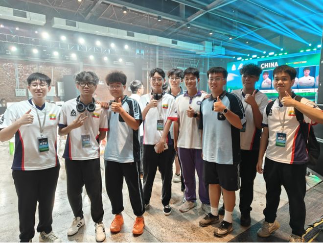 AI教育遇见电竞产业何猷君公司助力南宁市爱华学校学生拓宽升学通道(图4)