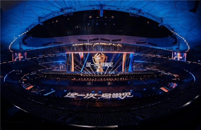 鸟巢之巅的少年气：KPL年总上演九号德比一场关于热爱与时代的双向奔赴(图3)