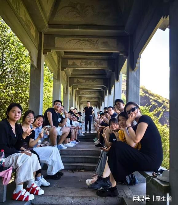 净心林山湖——大厚公司2025秋季团建：赳赳厚生·共赴山河！(图9)