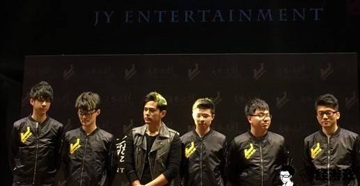 林俊杰终于成立了战队你们这些被演艺事业耽误的电竞选手(图12)