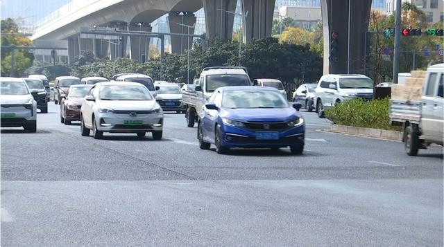 订单暴增114%！昆明冲进全国租车十大热门城市(图3)
