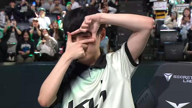 TheShy彻底淡出电竞圈！连直播都不做了官方宣布海克斯乱斗常驻(图2)