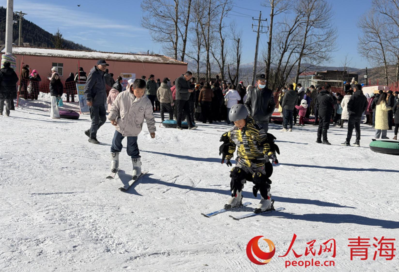 青海：“赛事+设施”双轮驱动 冰雪经济提速升温(图4)