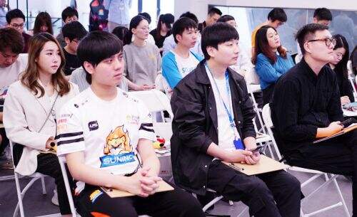 笑不活了！Miss追《凡人》被韩立让柱整破防安利粉丝快去看