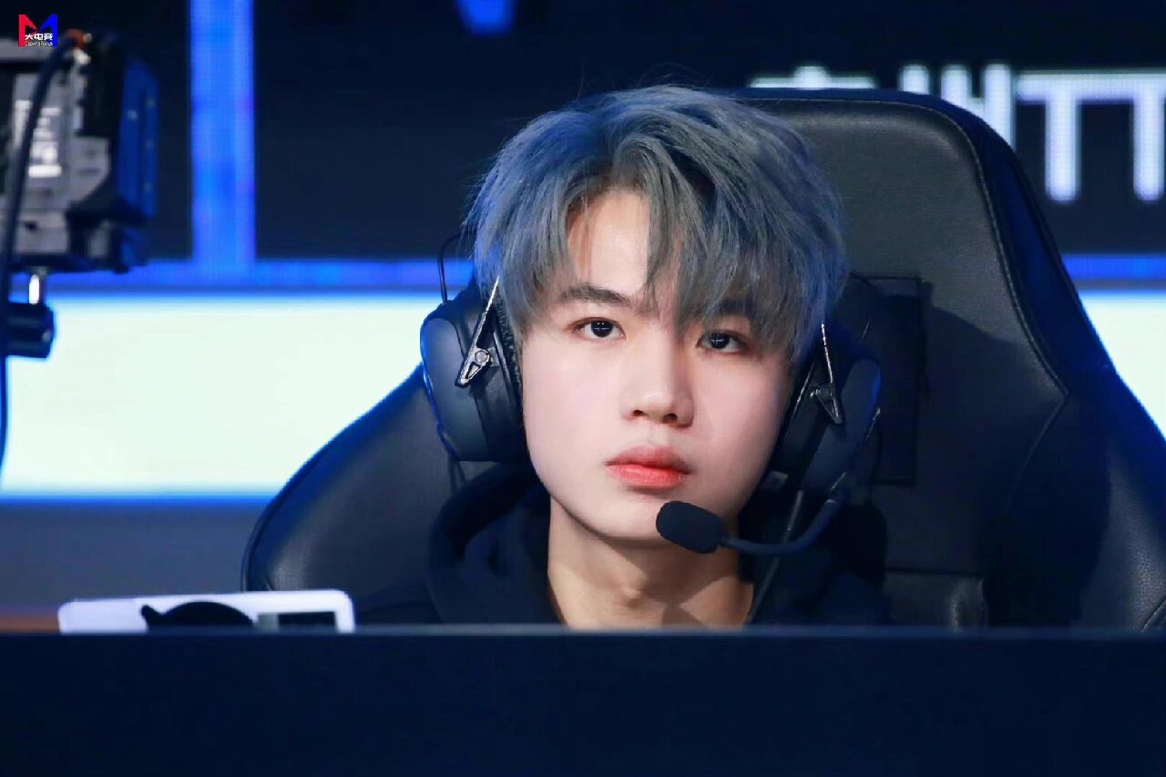 这家“机器人梦工厂”火出圈和机器人过个别样春节