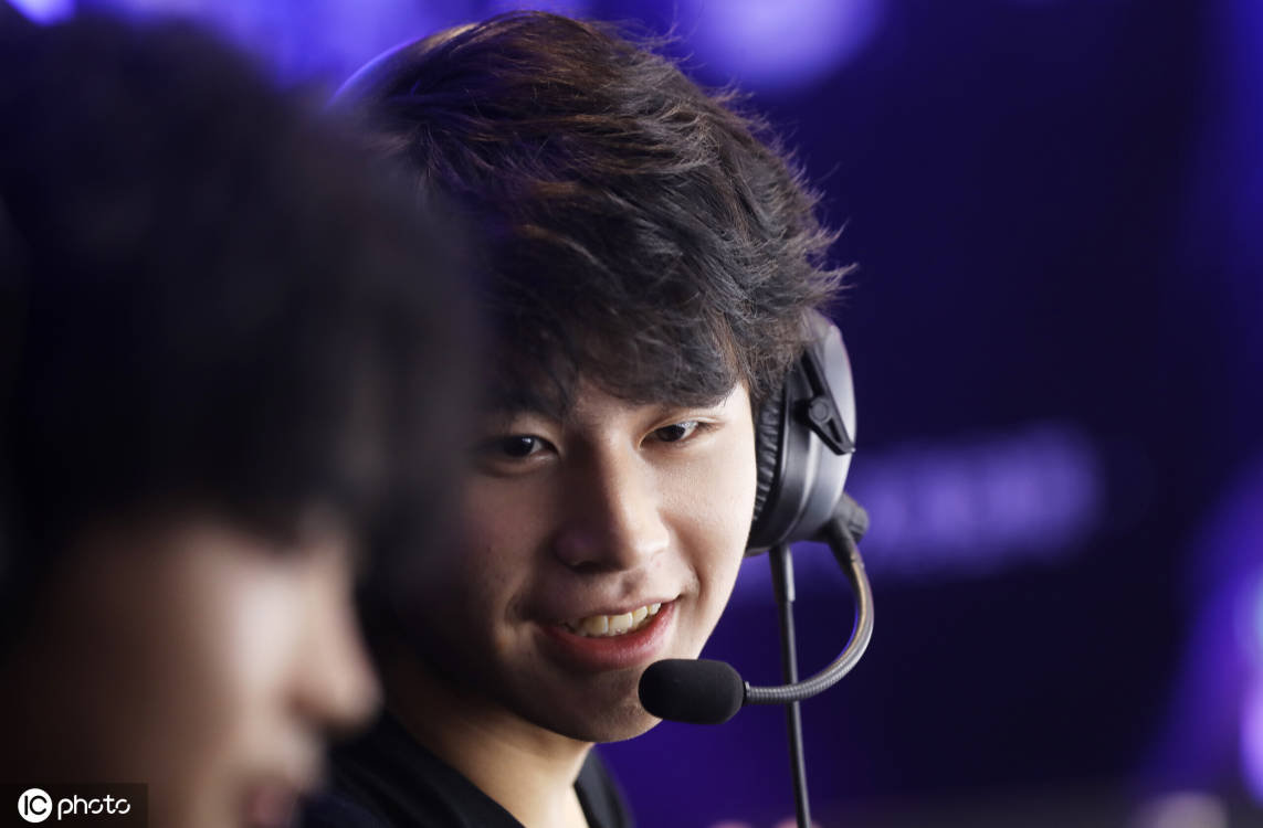 首驱科技×无畏巡回“觉醒之夜”燃爆杭城AG K1ra现场交车