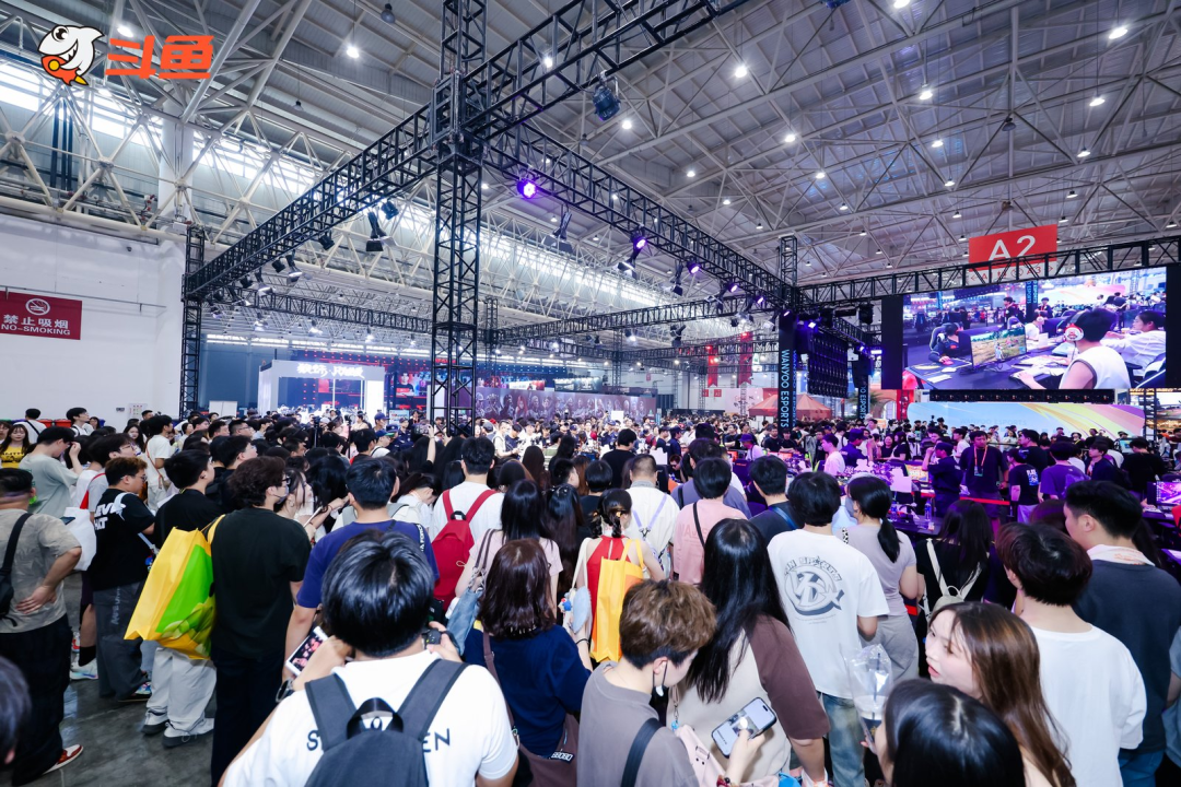 6月27日武汉现场万人大合唱！“长队一眼望不到头放眼望去全是人”张靓颖、吴克群都来了(图4)
