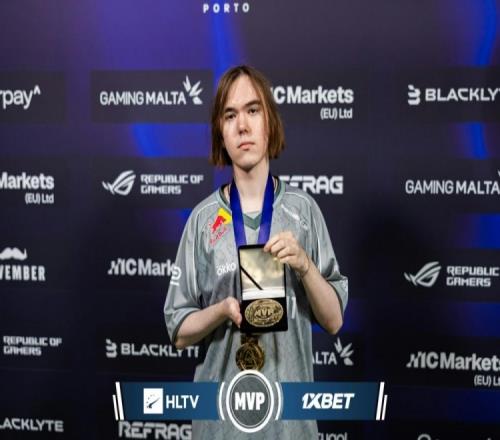 历史第一步枪手！donk大型赛事MVP达10座正式超越NiKo(图3)